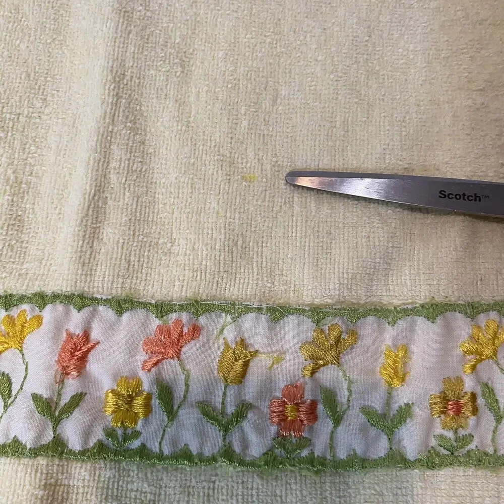 Vtg Cannon Gold Label Yellow Bath Hand Towels Set Embroidered Flowers Gold Label